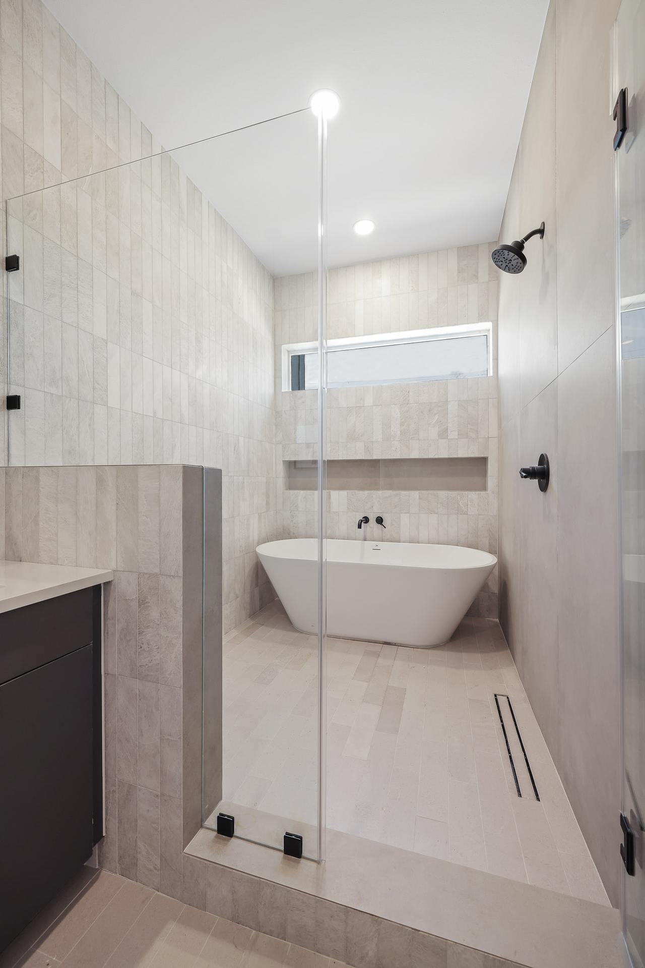 Soaking tub & shower