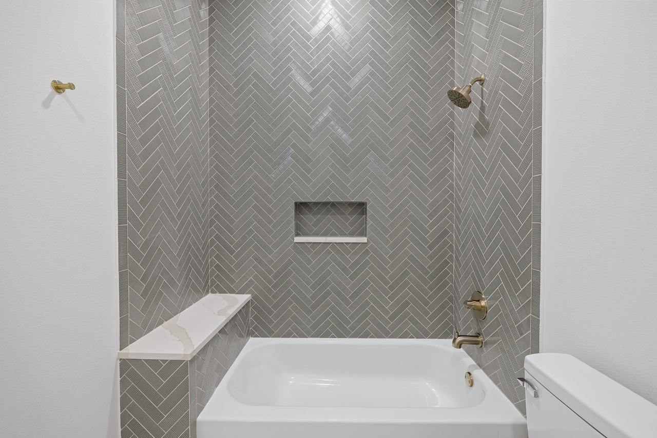 Bath vanity