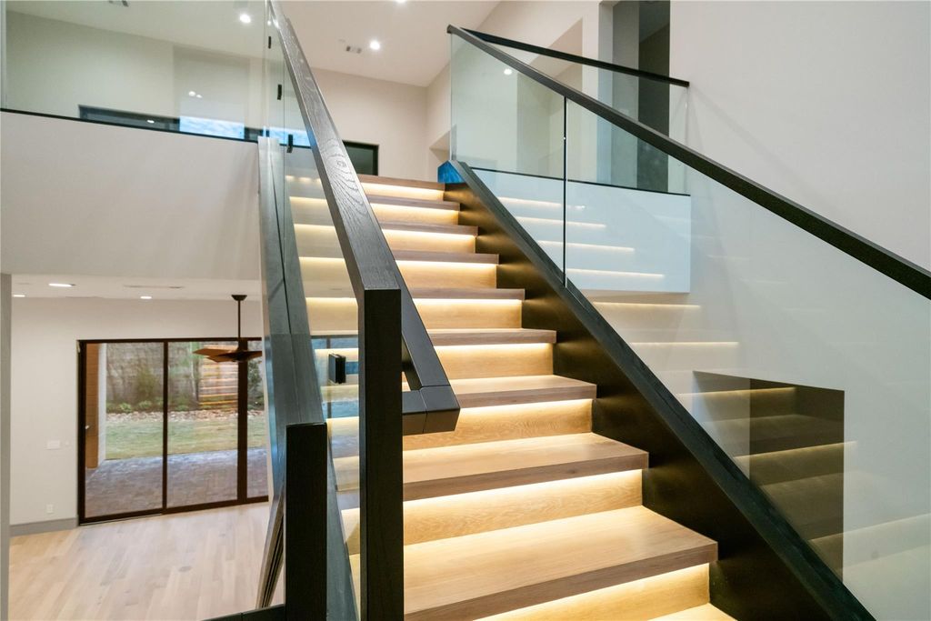 Illuminated staircase