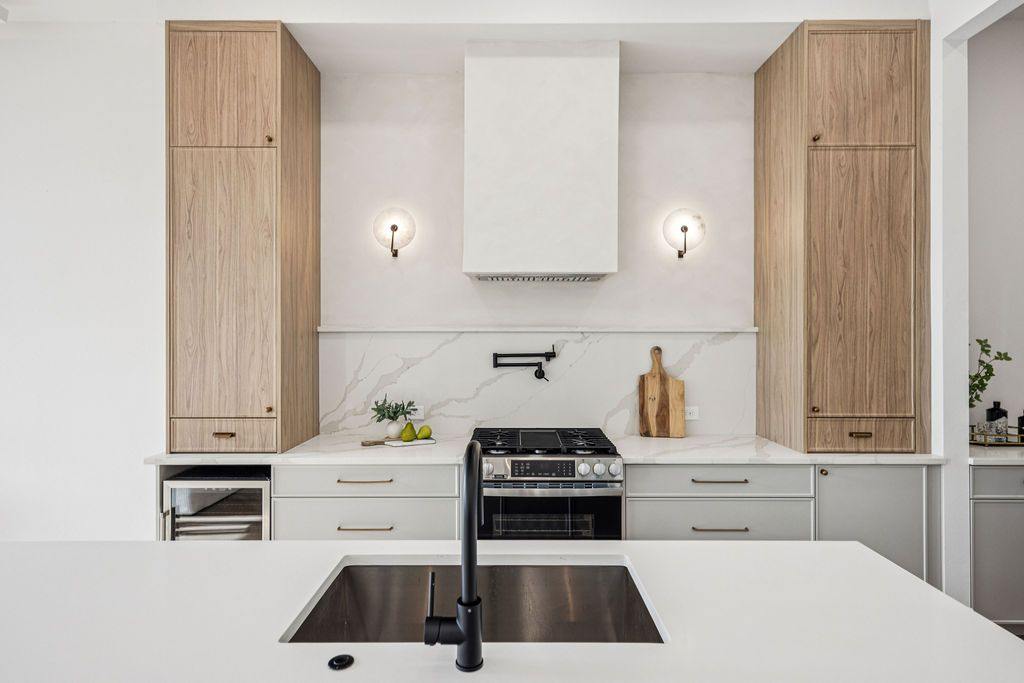Range & hood
